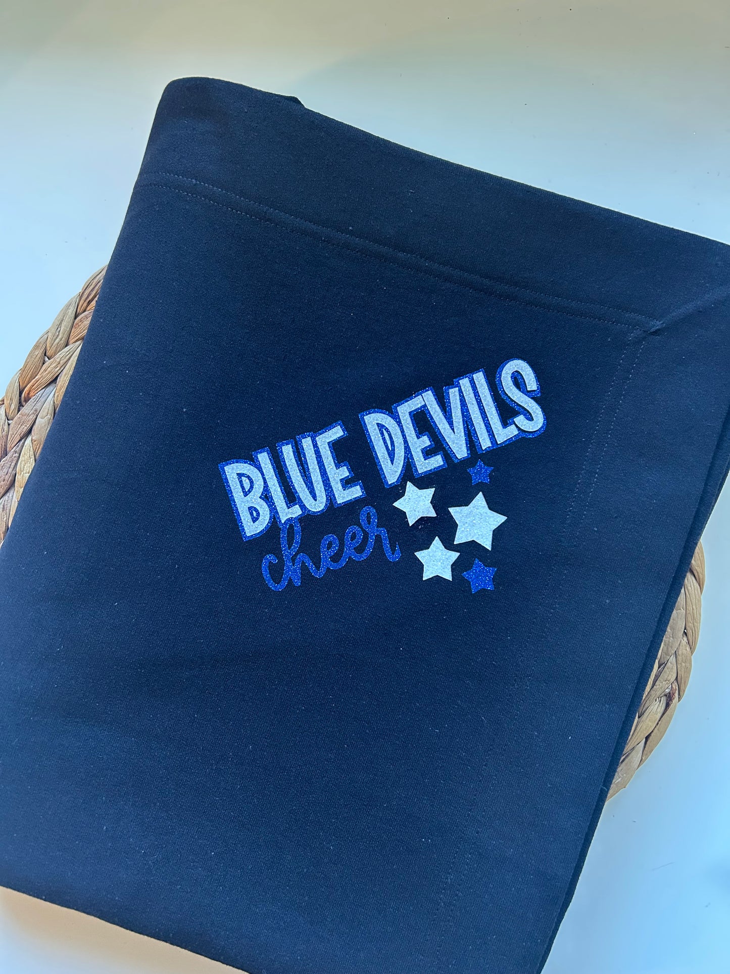 Blue devils cheer stadium blanket